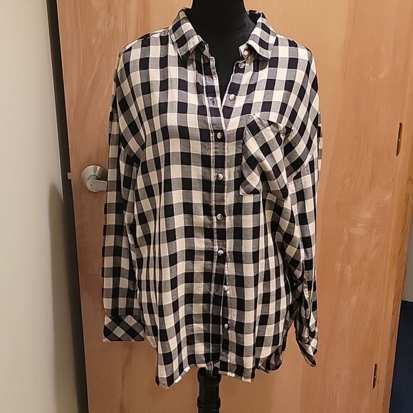 Sanctuary black/cream plaid button down shirt sz Small - Picture 1 of 10